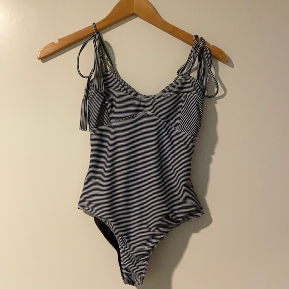 Acacia one piece